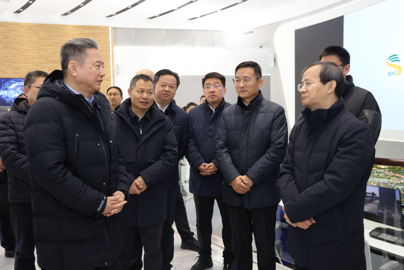 交通运输部党组书记、部长李小鹏到北京东六环项目调研
