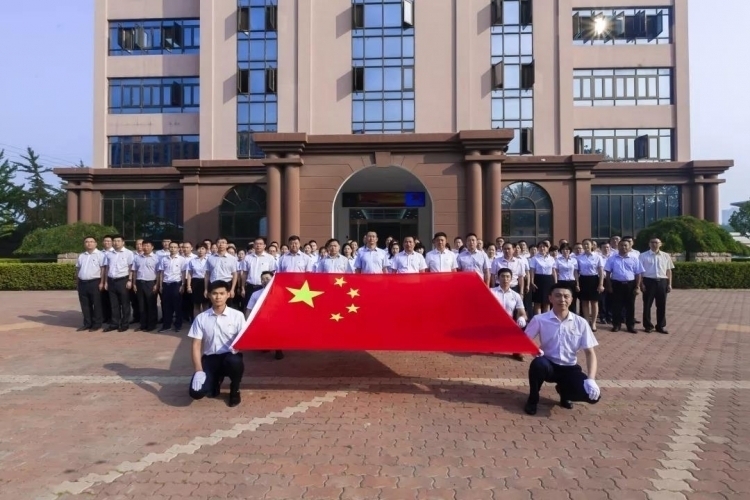 誓言即是初心，国旗见证使命！三公司总部举行升国旗活动