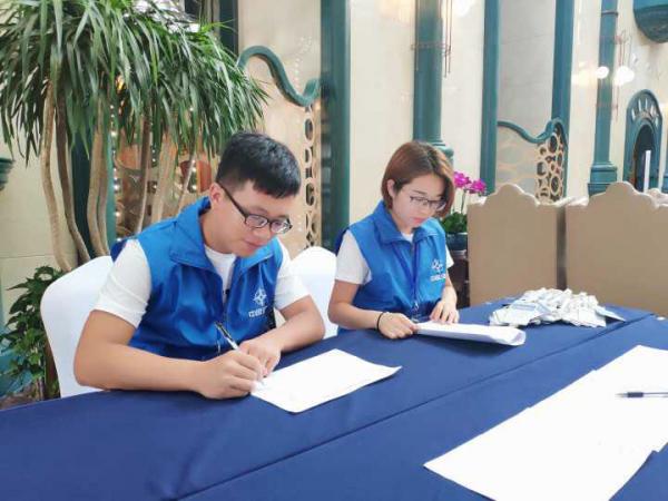 1539653639135980.jpg 蓝马甲.jpg