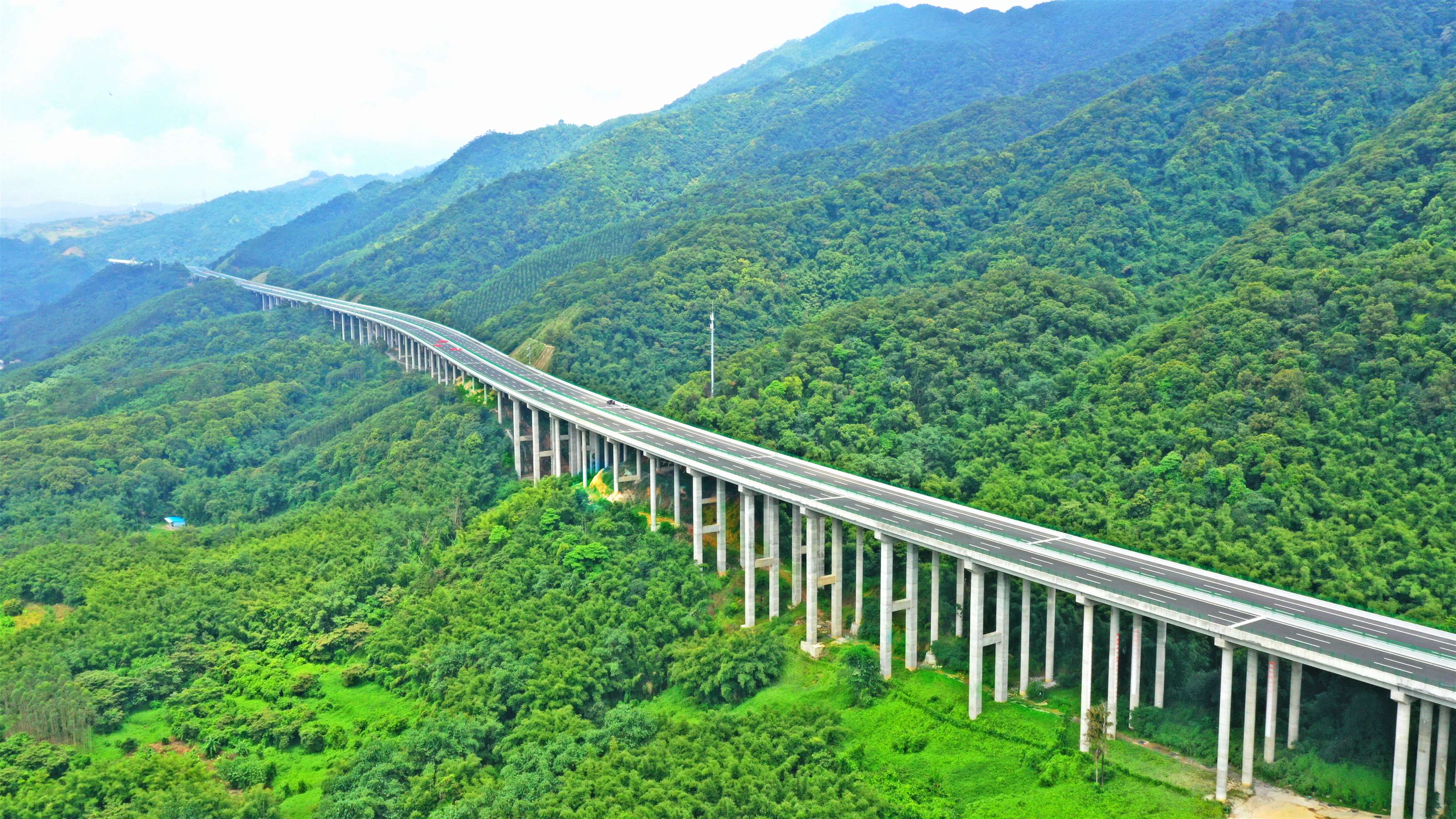 汕（头）湛（江）高速公路惠州至清远段