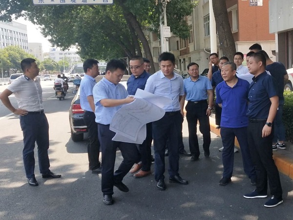 1561618908430641.jpg 中交一公局集团副总经理徐会斌、安全总监兼铁轨事业部总经理王飞一行莅临天津地铁项目检查指导工作.jpg