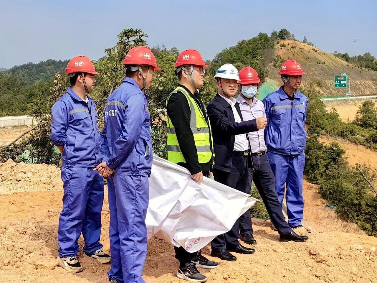 1683600996975419.jpg 1b3450eed3ca074c4748dbe4cc616e3.jpg