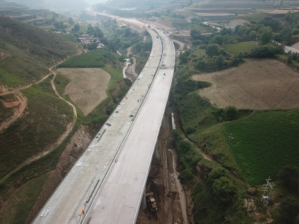 1604052728860514.jpg 4.施工现场图.jpg