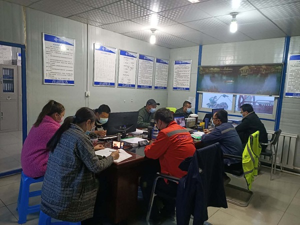 1589719626918858.jpg 新疆G575项目试验“云课堂”开讲啦!.jpg