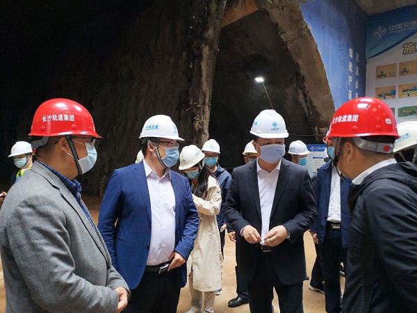 1587629464510746.jpg 长沙市委副书记、代理市长郑建新一行来长沙地铁6号线项目 检查指导工作.jpg