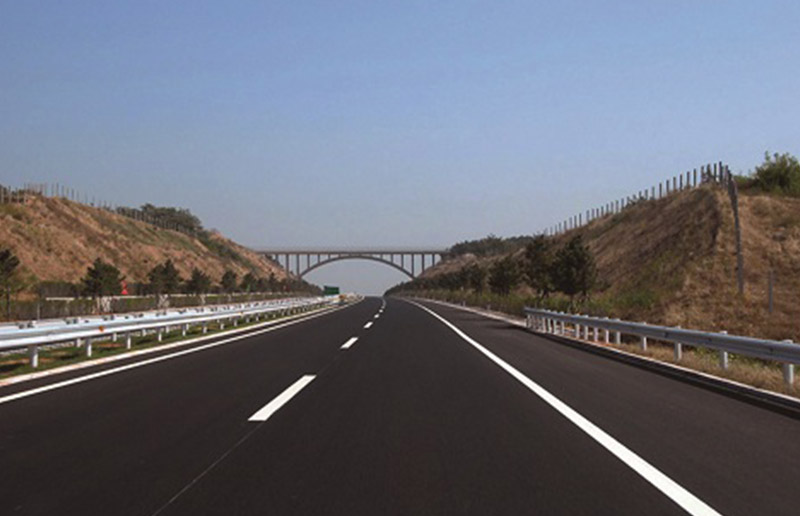 辽宁阜新-朝阳高速公路路面工程