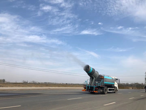 1575253014106453.jpg 雾炮洒水降尘_副本.jpg