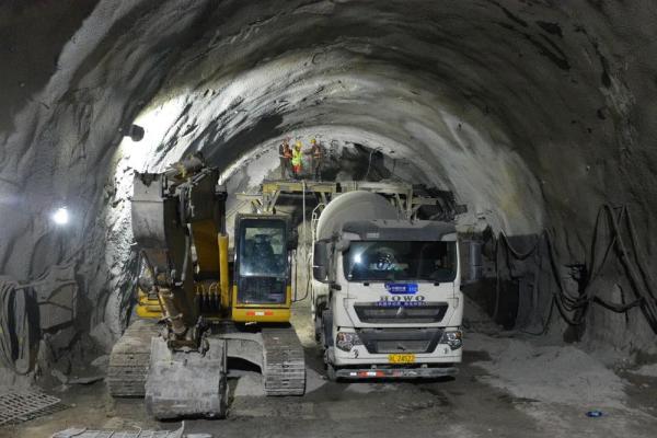已掘进8.3公里！全长11.77公里的东天山特长隧道建设进展顺利